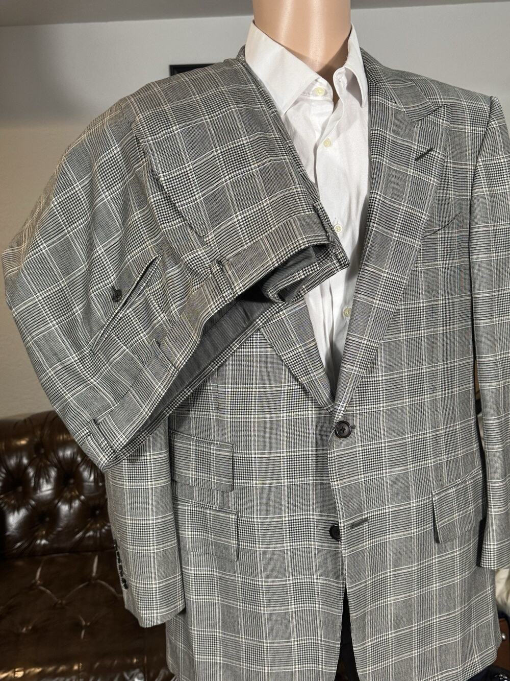 Tom Ford Houndstooth Wool Silk Peak Lapel 2Pc Suit 54R 44R US 38x30 Trousers